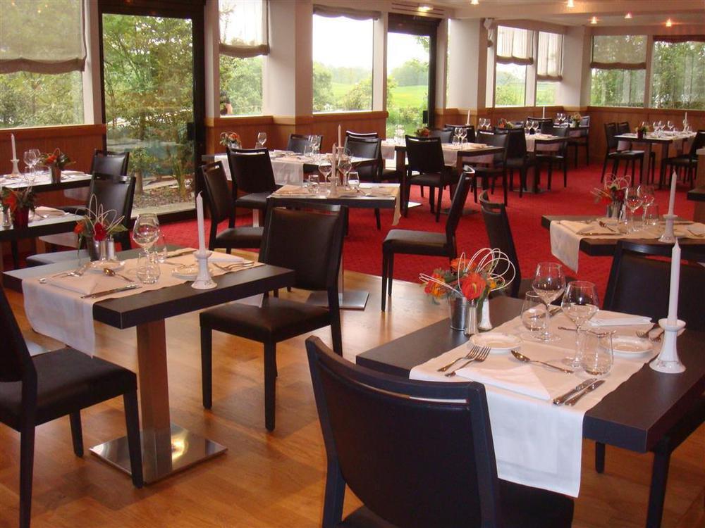 Domaine Du Gouverneur, Hotel, Restaurant & Golf Monthieux Restaurant photo