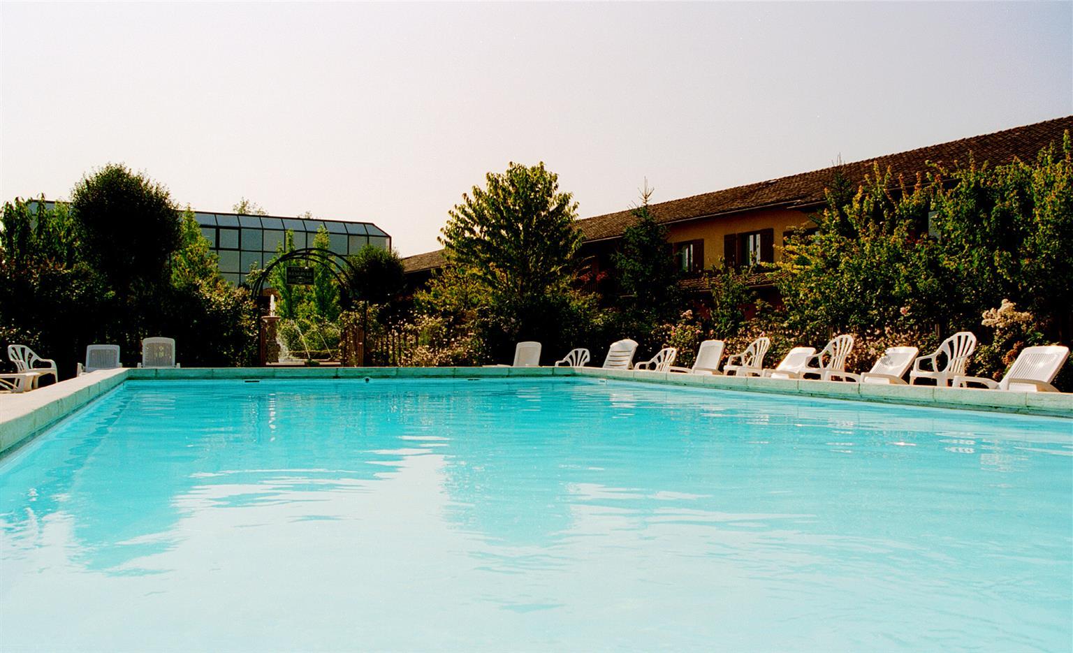 Domaine Du Gouverneur, Hotel, Restaurant & Golf Monthieux Exterior photo
